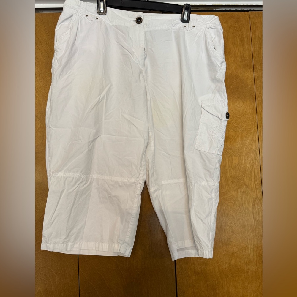 CLEARANCE White Womens Capri